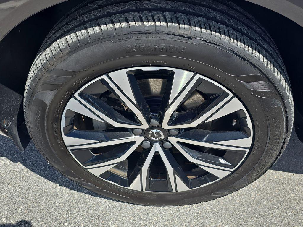 used 2023 Volvo XC60 car, priced at $24,990