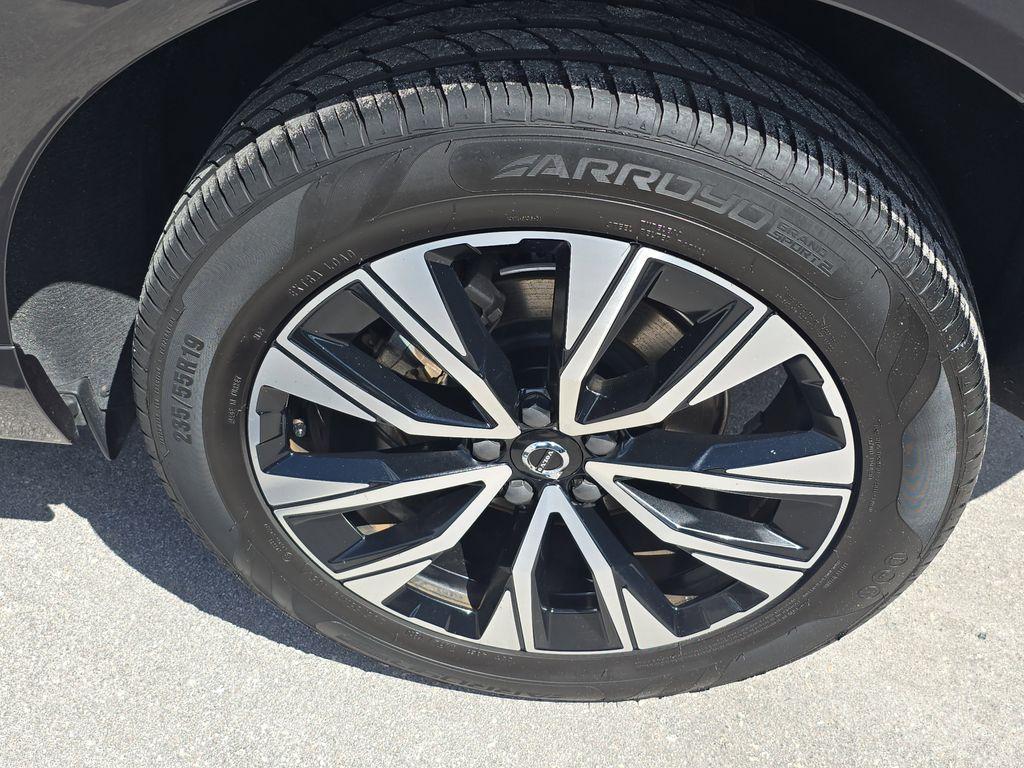 used 2023 Volvo XC60 car, priced at $24,990