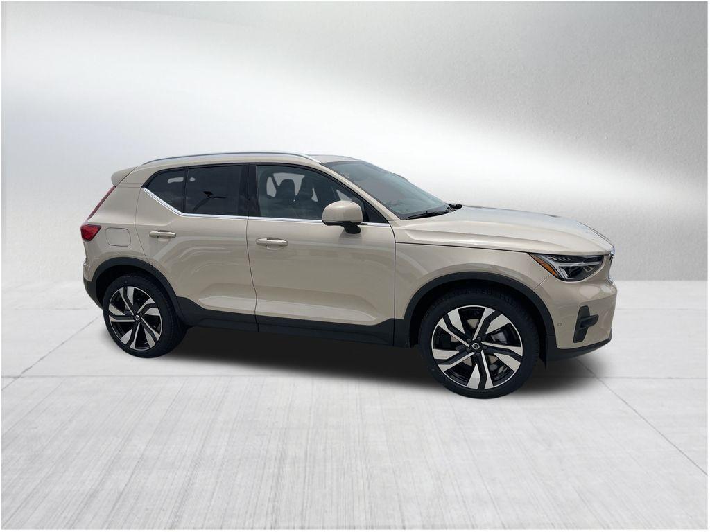 new 2025 Volvo XC40 car, priced at $48,190