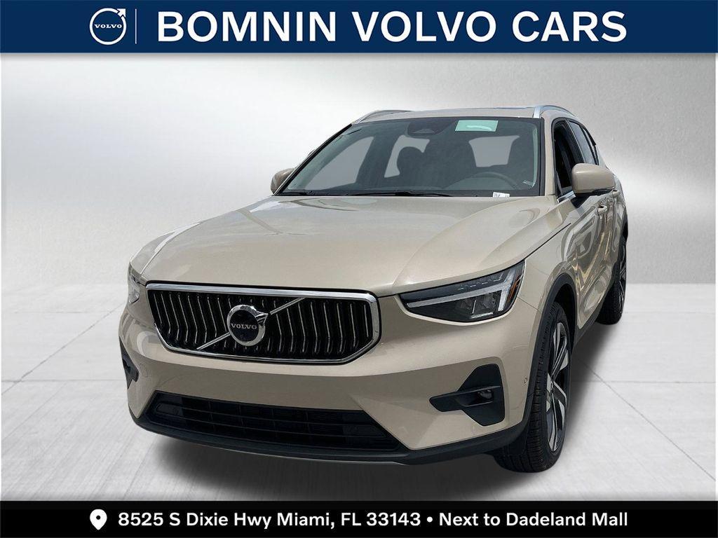 new 2025 Volvo XC40 car, priced at $44,690