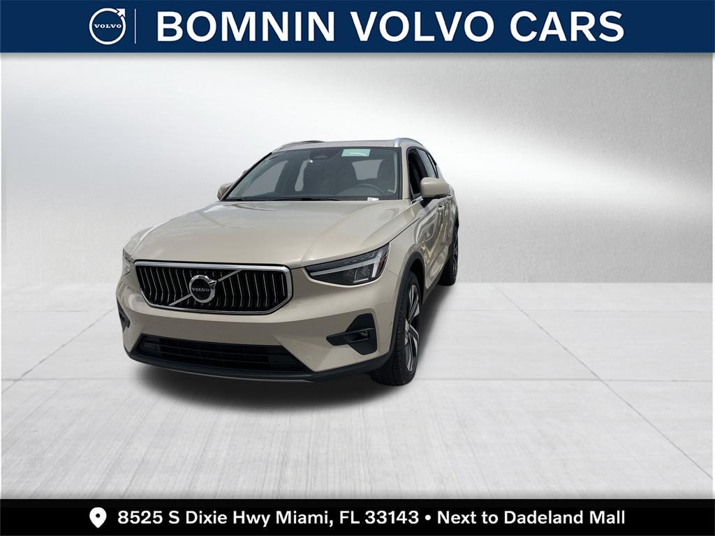 new 2025 Volvo XC40 car, priced at $48,190