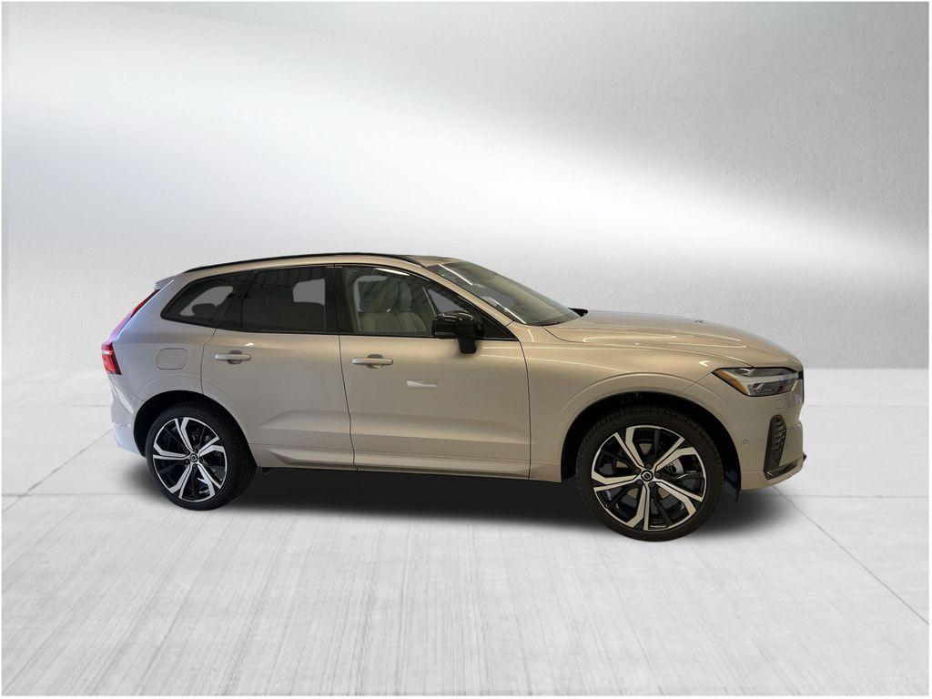 new 2025 Volvo XC60 car, priced at $59,025