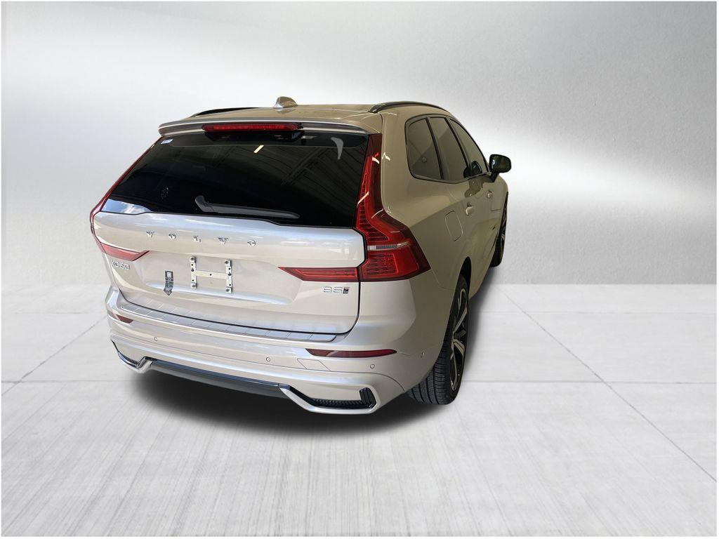 new 2025 Volvo XC60 car, priced at $59,025