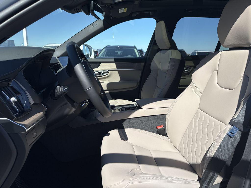 new 2025 Volvo XC90 car, priced at $65,555