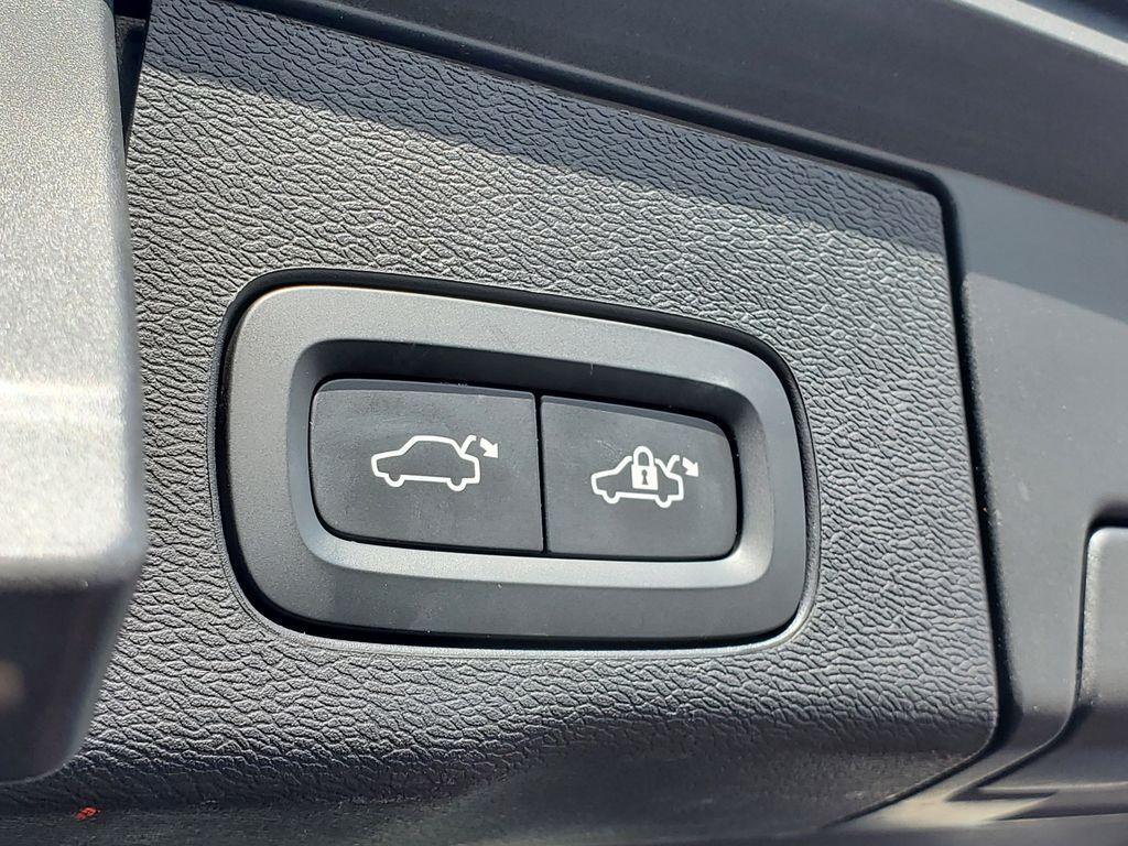 used 2022 Volvo XC60 car, priced at $30,990