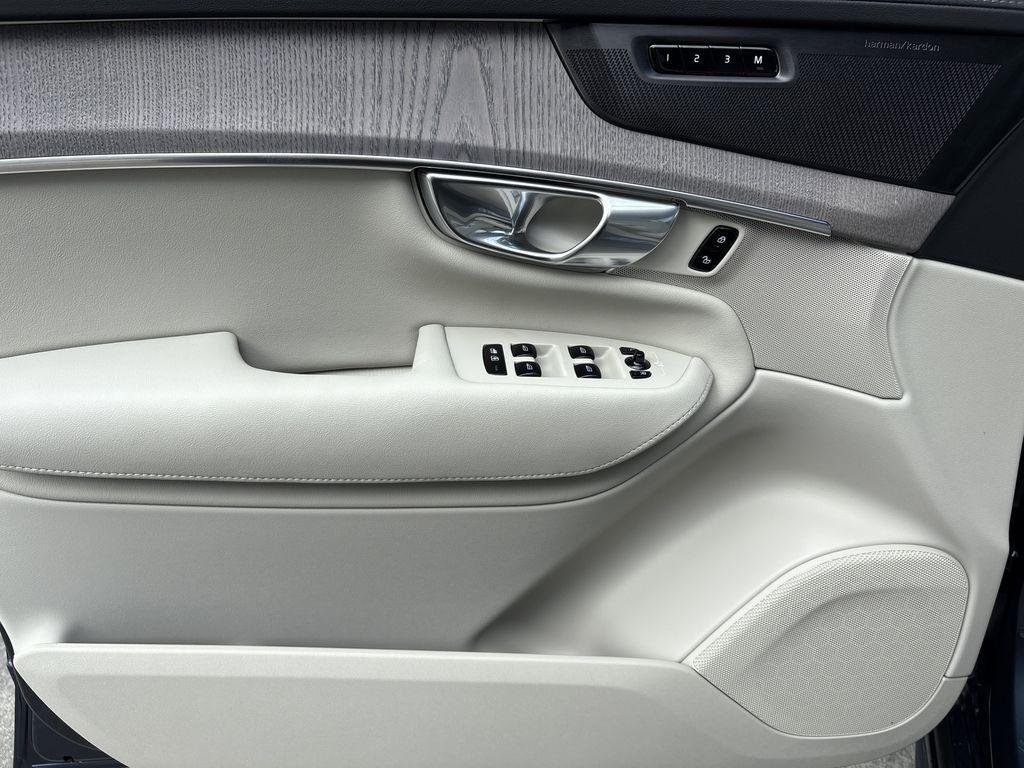 new 2026 Volvo XC90 car, priced at $71,655