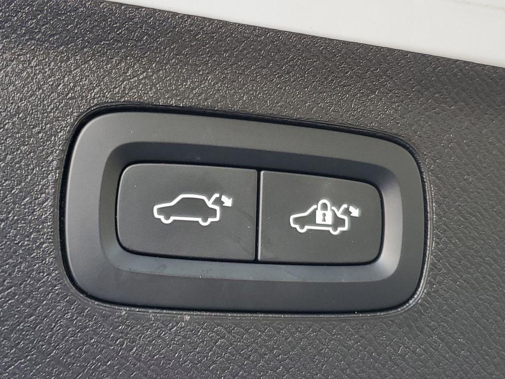 used 2023 Volvo XC90 Recharge Plug-In Hybrid car, priced at $51,490