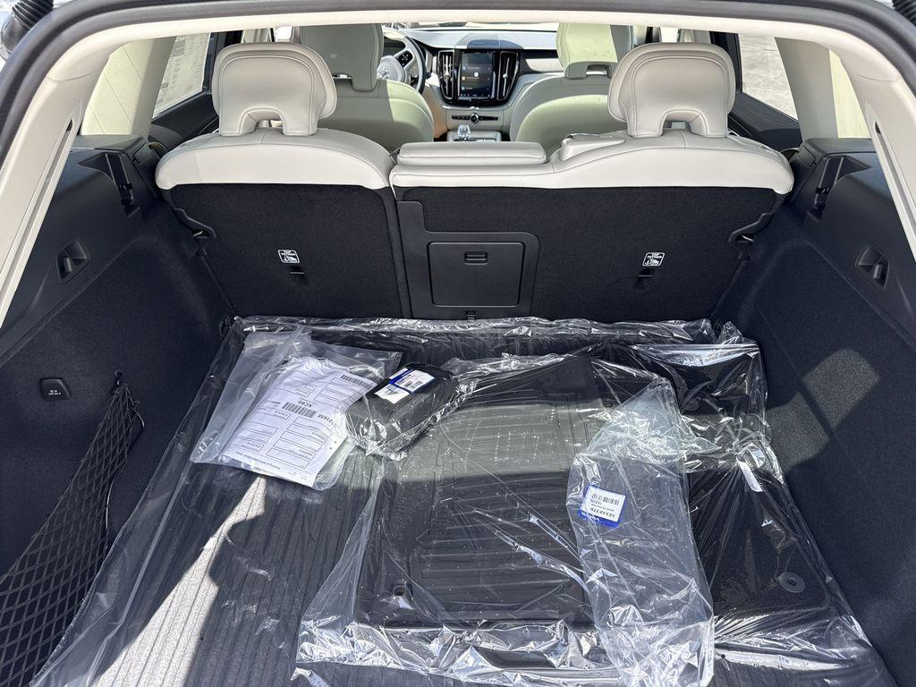 new 2025 Volvo XC60 car, priced at $60,660