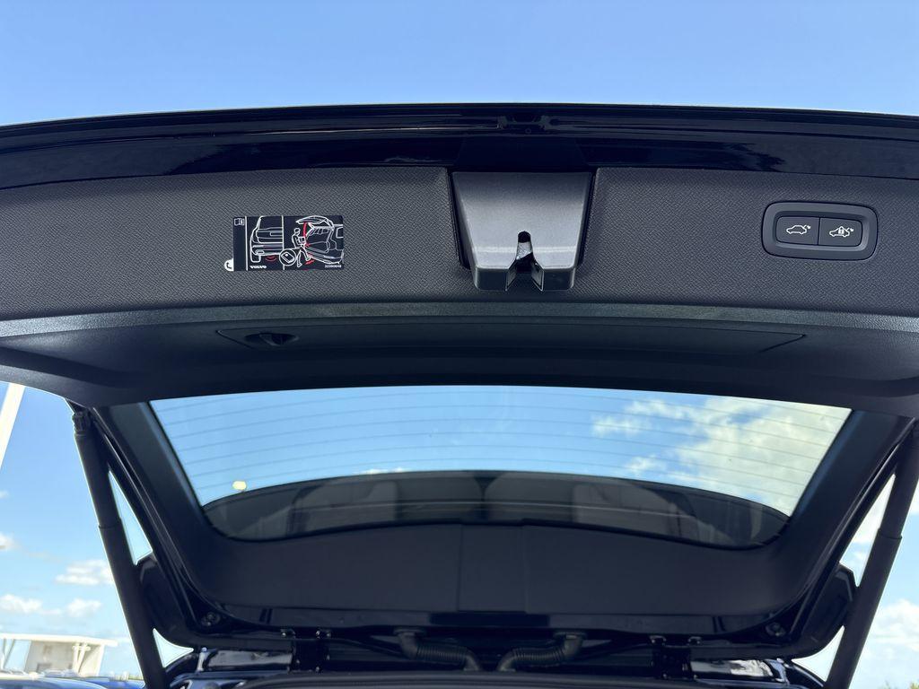 new 2026 Volvo XC90 Plug-In Hybrid car, priced at $81,195