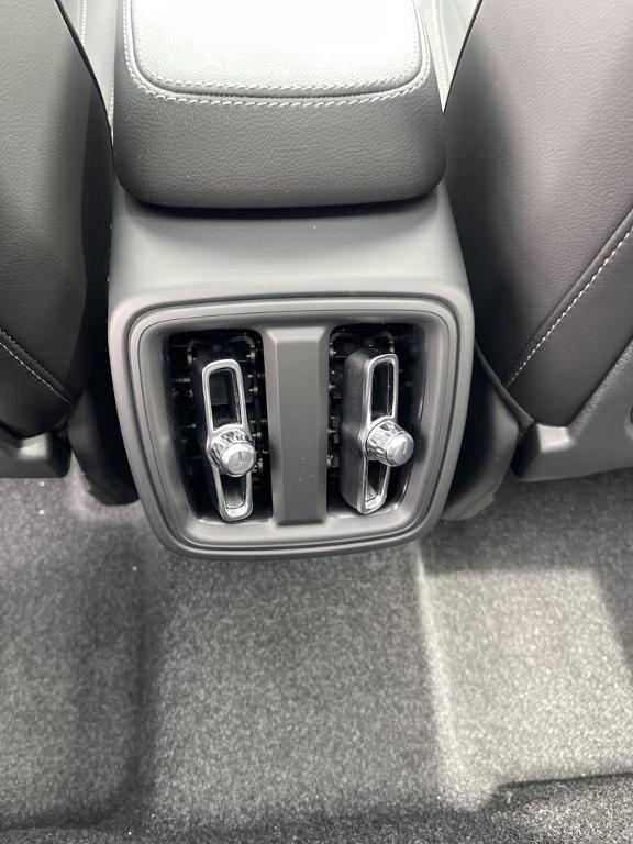 new 2025 Volvo XC40 car, priced at $45,035
