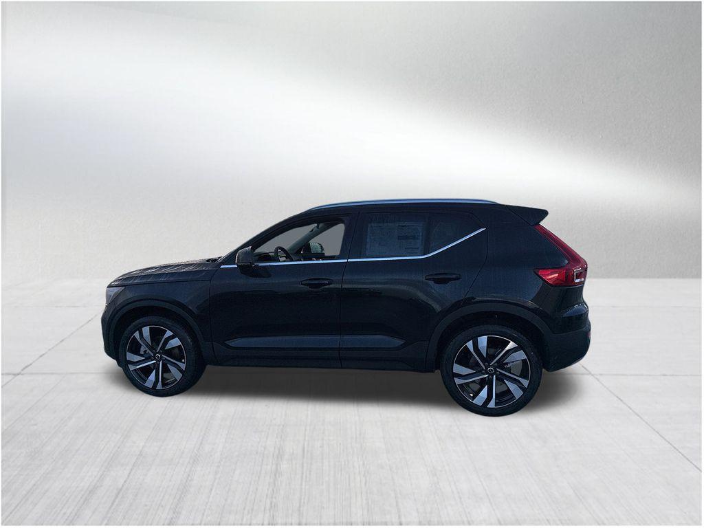 new 2025 Volvo XC40 car, priced at $47,790