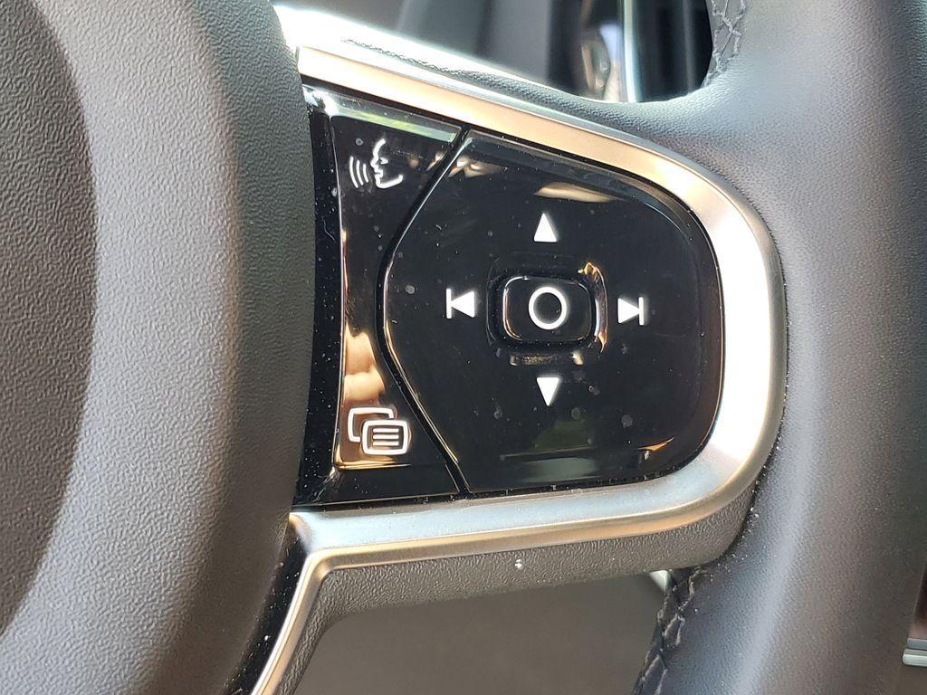 used 2024 Volvo XC60 Recharge Plug-In Hybrid car, priced at $41,490