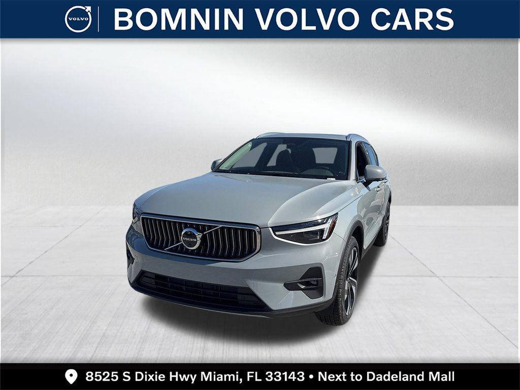 new 2025 Volvo XC40 car, priced at $51,045