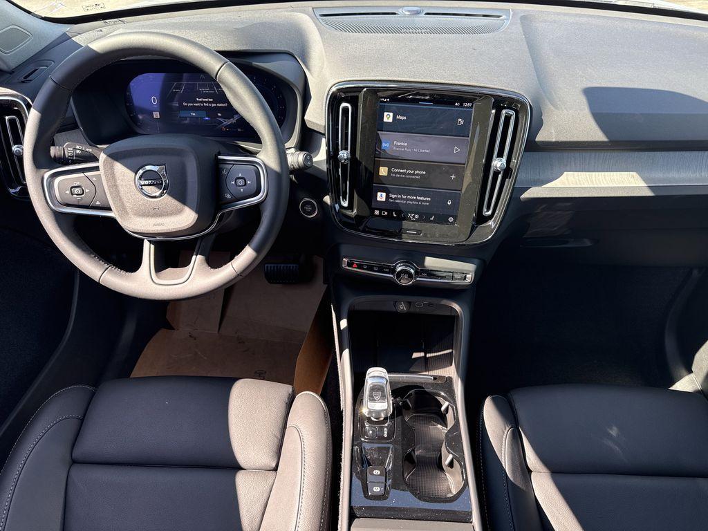 new 2025 Volvo XC40 car, priced at $51,045