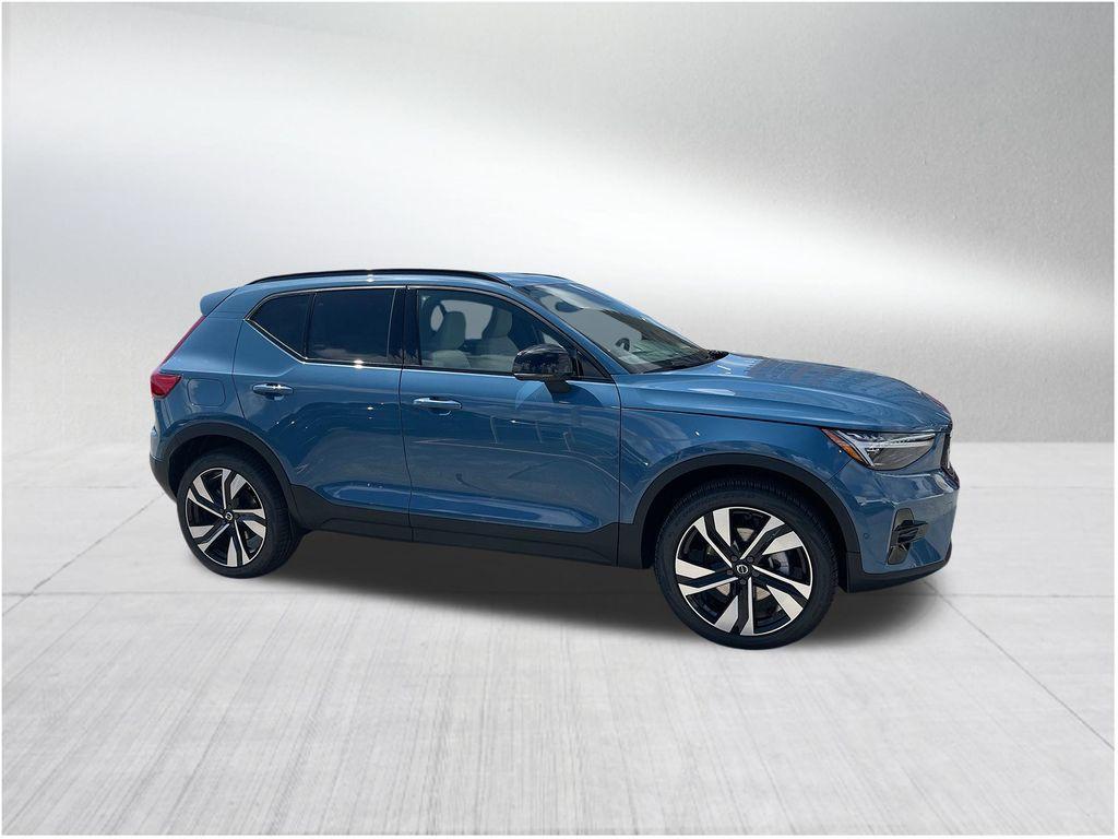 new 2025 Volvo XC40 car, priced at $48,215