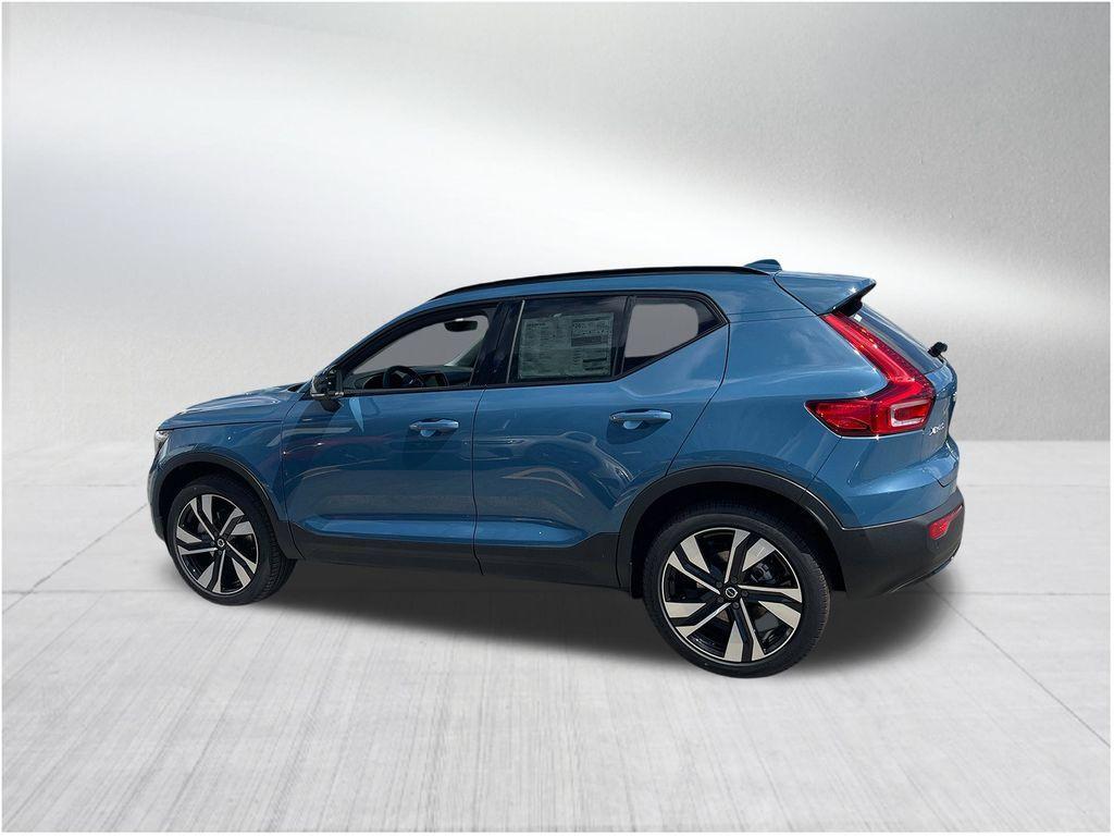 new 2025 Volvo XC40 car, priced at $48,215