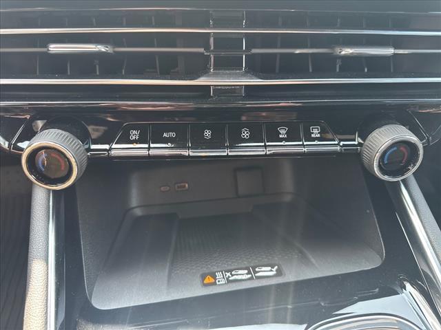 new 2025 Chevrolet Traverse car, priced at $51,035