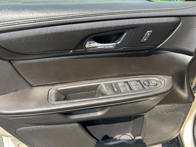 used 2015 Chevrolet Traverse car, priced at $11,995