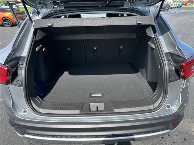 new 2025 Chevrolet Trax car
