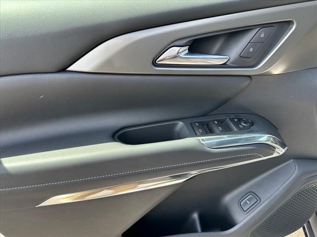 new 2025 Chevrolet Traverse car