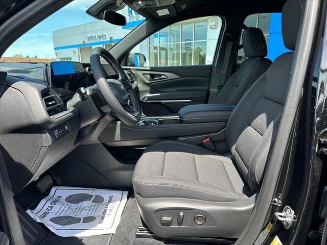 new 2025 Chevrolet Traverse car