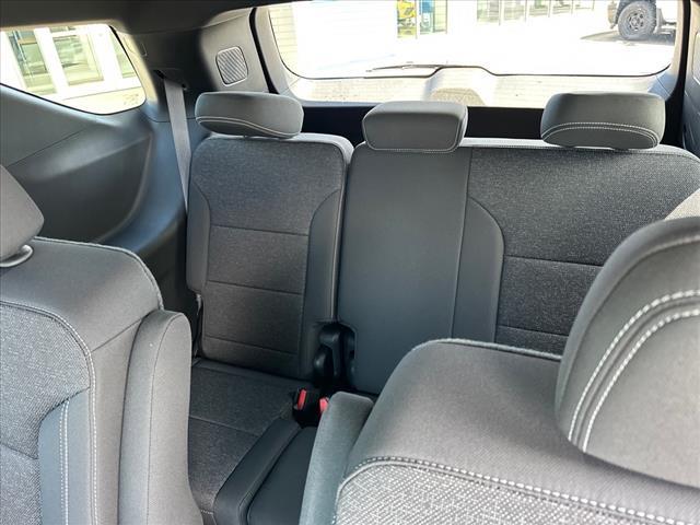 new 2025 Chevrolet Traverse car
