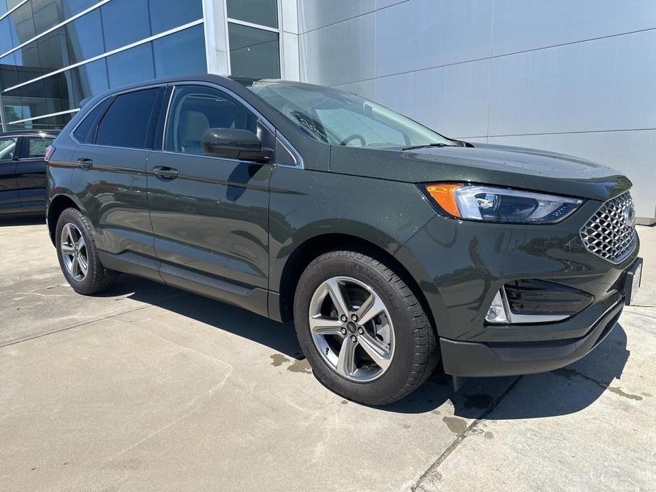 new 2024 Ford Edge car, priced at $37,687