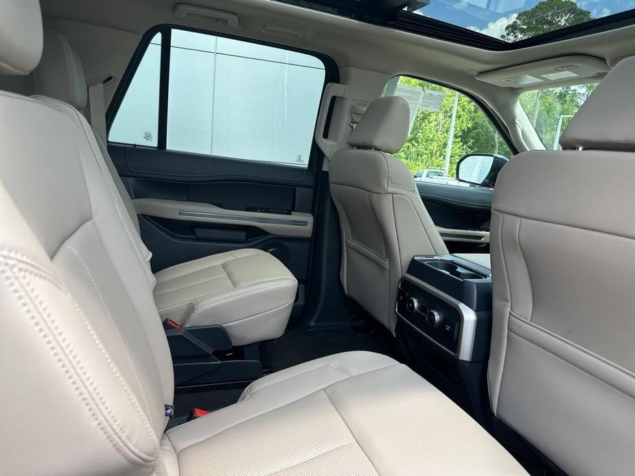 new 2024 Ford Expedition Max car, priced at $72,600