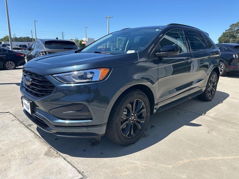 new 2024 Ford Edge car, priced at $42,015