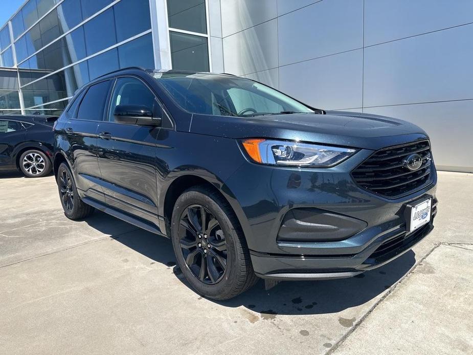 new 2024 Ford Edge car, priced at $42,015