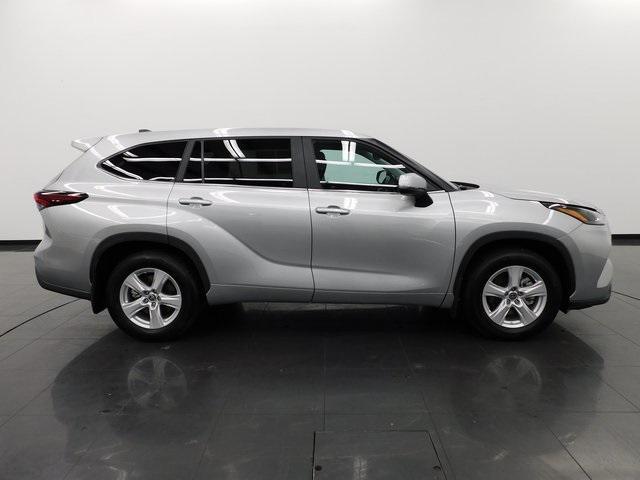 used 2024 Toyota Highlander car, priced at $40,995