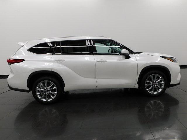 used 2021 Toyota Highlander car, priced at $31,750