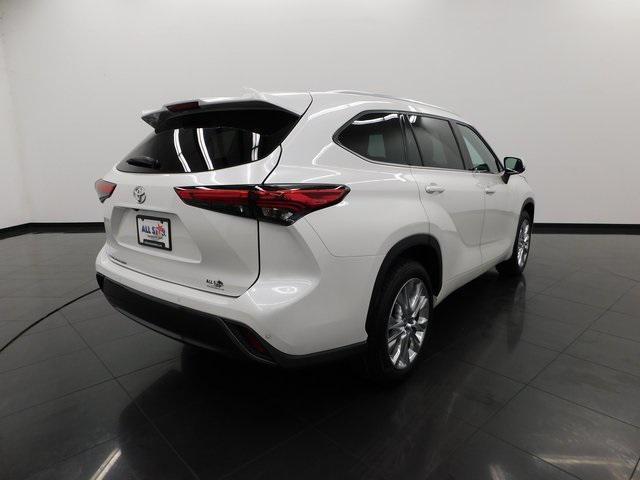 used 2021 Toyota Highlander car, priced at $31,750