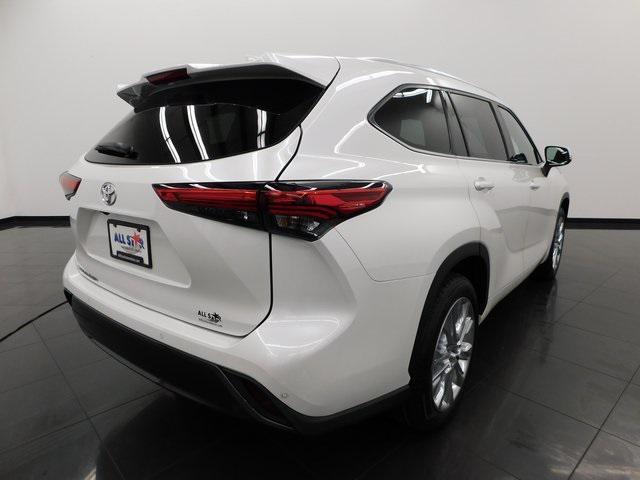 used 2021 Toyota Highlander car, priced at $31,750