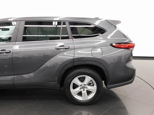 used 2023 Toyota Highlander car, priced at $32,995