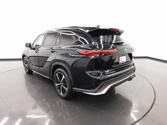 used 2021 Toyota Highlander car, priced at $35,995