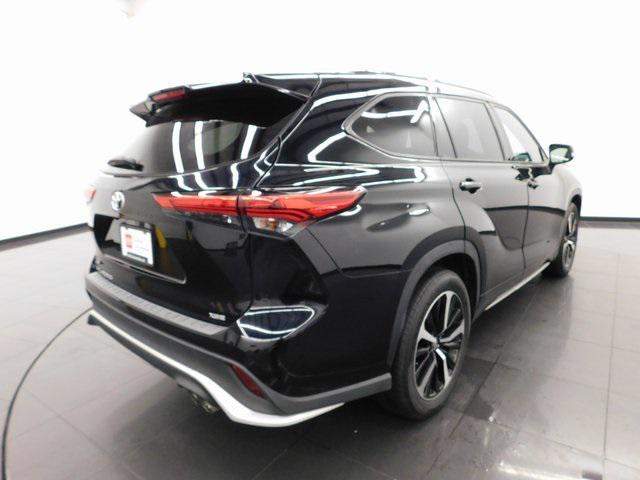 used 2021 Toyota Highlander car, priced at $35,995