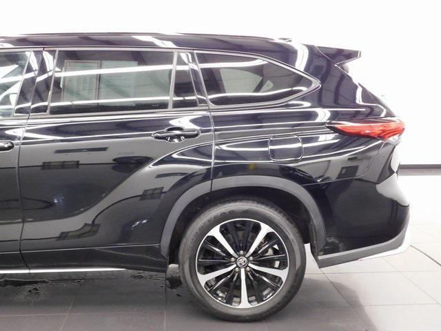 used 2021 Toyota Highlander car, priced at $35,995