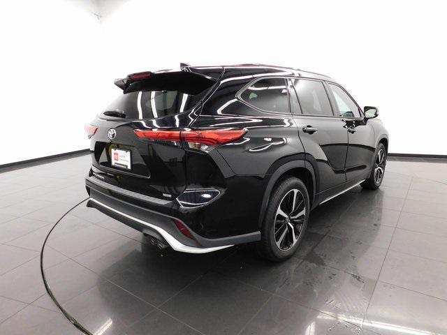 used 2021 Toyota Highlander car, priced at $35,995