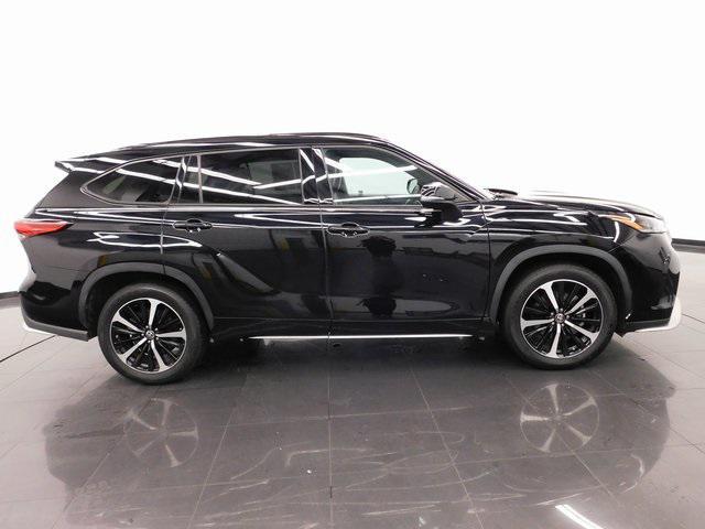 used 2021 Toyota Highlander car, priced at $35,995