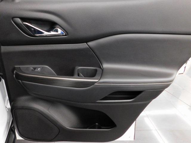 used 2023 GMC Acadia car, priced at $25,495