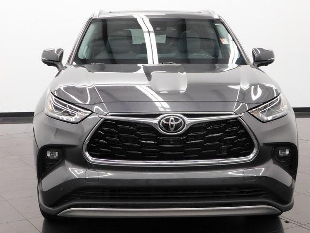 used 2023 Toyota Highlander car, priced at $45,495