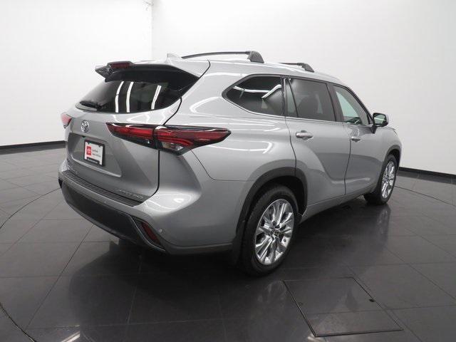 used 2024 Toyota Highlander car, priced at $48,995