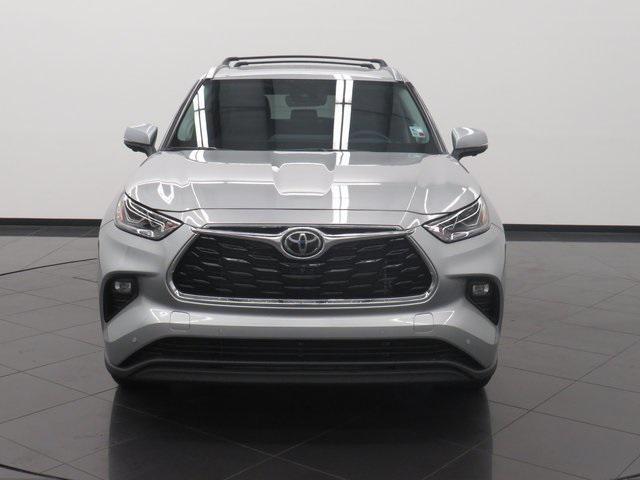 used 2024 Toyota Highlander car, priced at $48,995