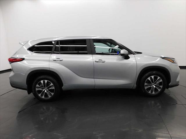 used 2023 Toyota Highlander car, priced at $38,499