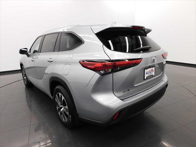 used 2023 Toyota Highlander car, priced at $38,499
