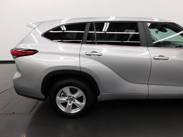 used 2023 Toyota Highlander car, priced at $34,395