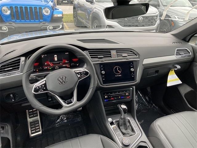 new 2024 Volkswagen Tiguan car, priced at $36,878