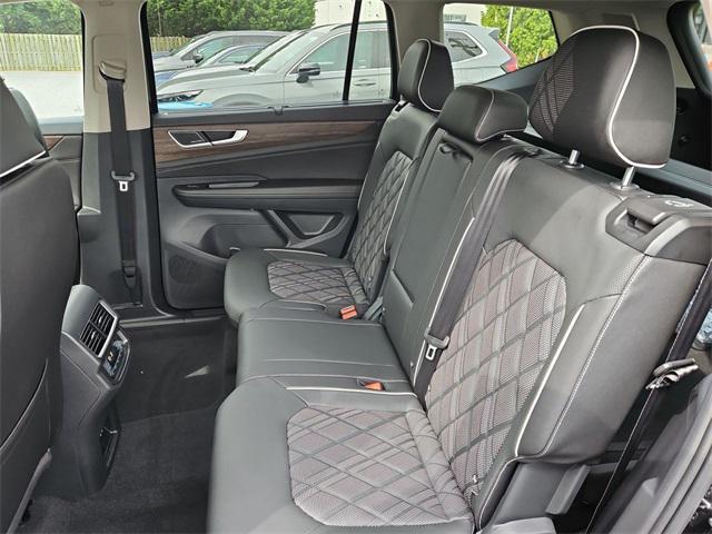 new 2025 Volkswagen Atlas car, priced at $53,168