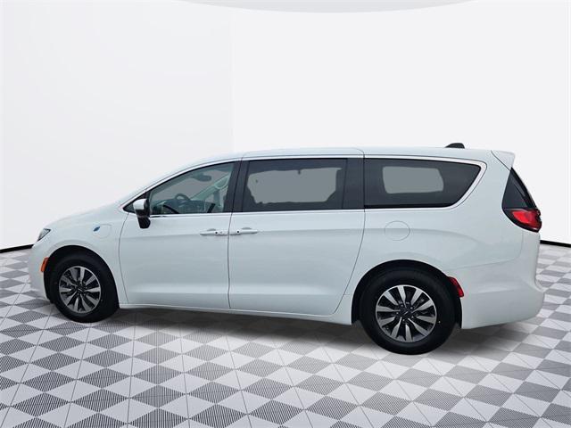 used 2023 Chrysler Pacifica Hybrid car, priced at $24,500